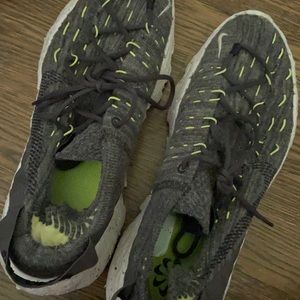 Nike Space Hippie 04 white and grey sneakers 9 M